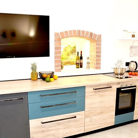 Studio Apartment Surf By The Sea Opatija Exteriör bild