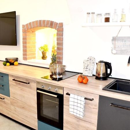 Studio Apartment Surf By The Sea Opatija Exteriör bild