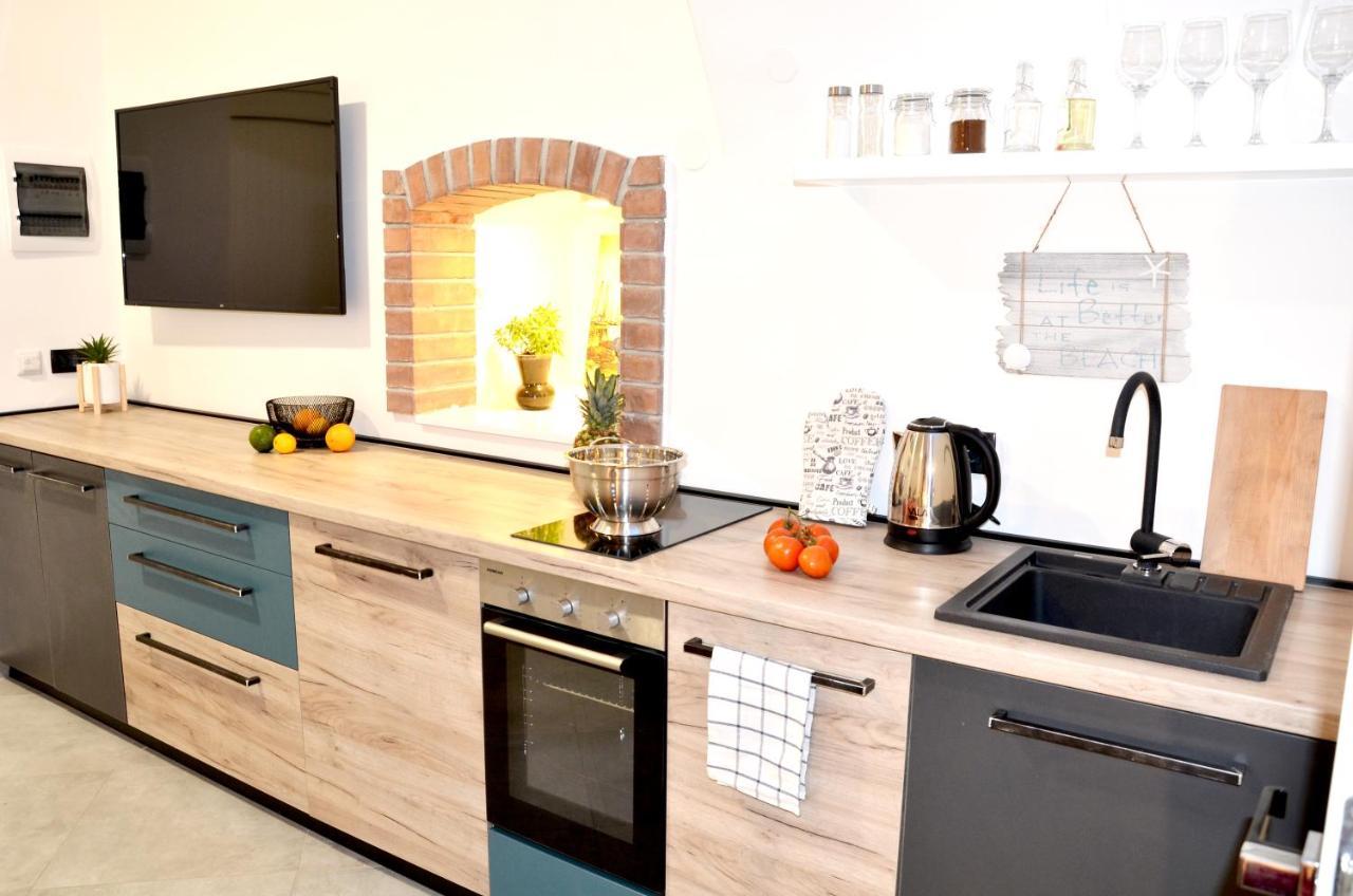 Studio Apartment Surf By The Sea Opatija Exteriör bild